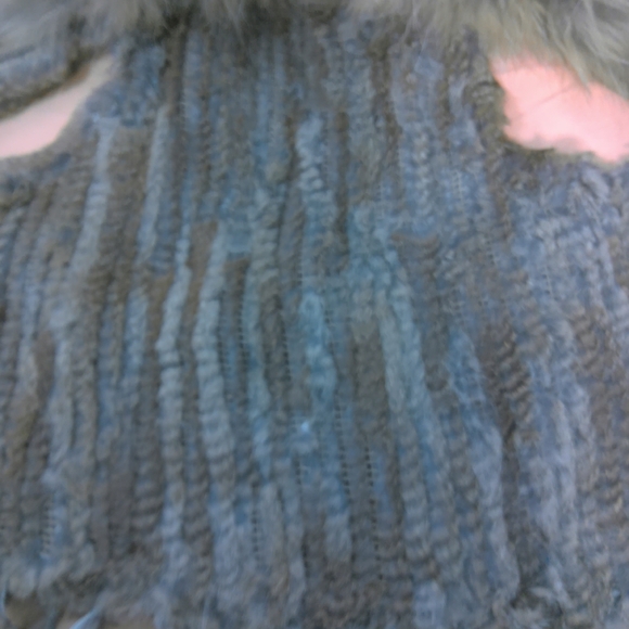 Elegant Faux Fur Vest - Tan and Gray - Picture 8 of 8